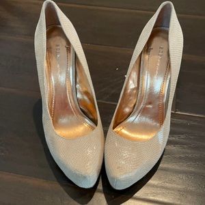 BCBGeneration cream snake platforms size 9.5